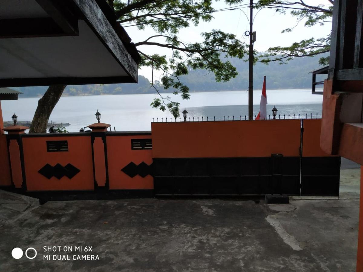 Hotel Wilis Baru Ngebel Buitenkant foto